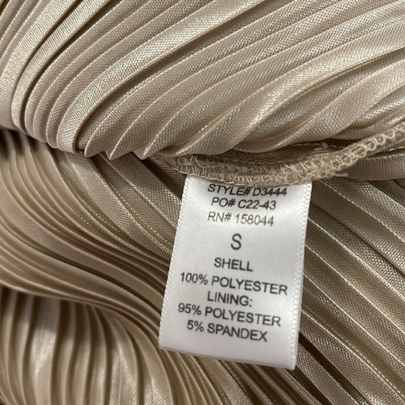 Champagne Pleated layered off the shoulder‎ Dress women’s sz S midi length NWOT - Picture 17 of 17